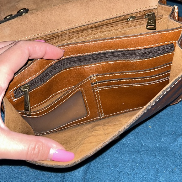 Vintage Rare Find Patricia Nash Tan Leather purse. Style #P57801 - Picture 11 of 14
